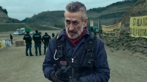 La série Netflix se présente dans une bande-annonce officielle violente et très tendue