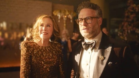 Seth Rogen et Catherine O'Hara se moquent des influenceurs du tapis rouge dans le teaser de la comédie