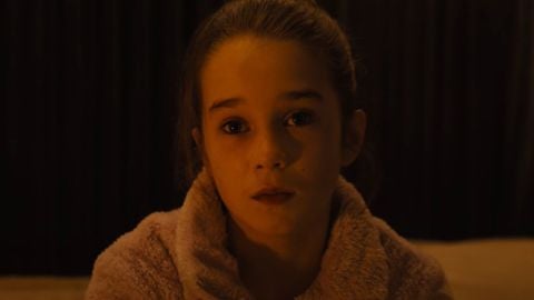 Abigail, la fille-vampire terrifie le ciel ciel uno et maintenant