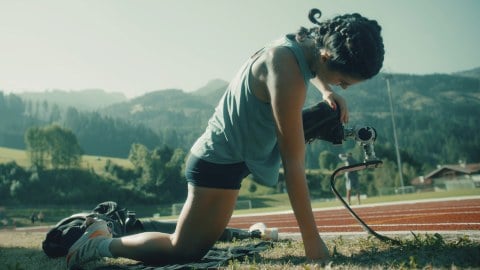Ambra Sabatini - à un mètre de la ligne d'arrivée, l'affiche du film sur le champion en aperçu exclusif