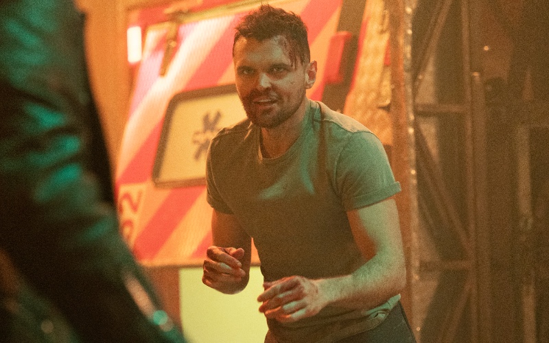 La revue de la comédie d'action avec Jack Quaid