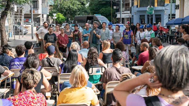 Le professeur: La revue de la comédie philosophique sur le sens de la vie