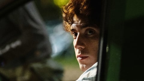 Revue de la comédie romantique avec Nicolas Maupas