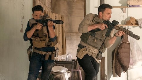 Revue du film d'action qui donne le meilleur de ses étincelles entre Ben Affleck et Jon Bernhal