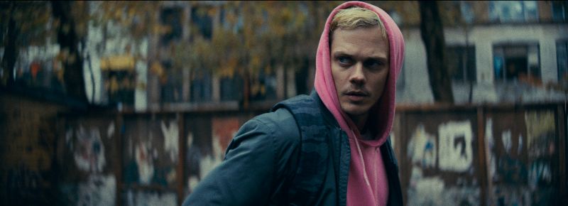 Dans Trap, la critique: un film qui semble être écrit par ceux des groupes de mon quartier sur Facebook