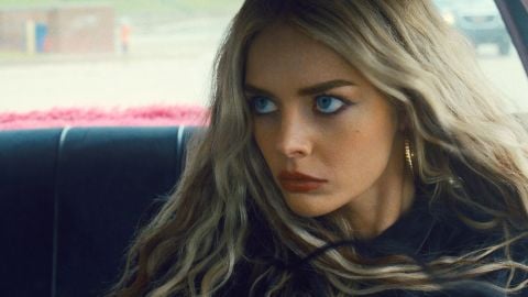 Samara bousculature de l'as du volant avec l'hébergement d'un petit ami casiniste