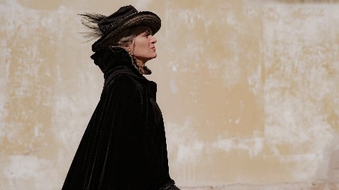 La revue du film de Pietro Marcello avec Valeria Bruni Tedeschi en compétition à Venise