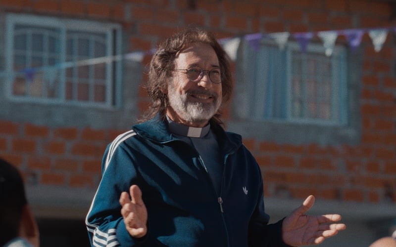 la critique du film satirique sur l'Argentin d'aujourd'hui de Duprat et Cohn