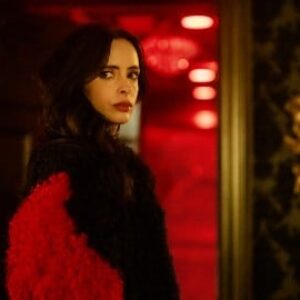 Krysten Ritter protagoniste de Retreat, une série basée sur son propre roman