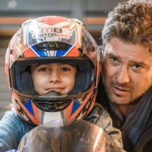 Qu'est-ce qu'un père séparé en grande difficulté financière est prêt à faire pour sa fille qu'il ne voit que le mardi et le vendredi ?