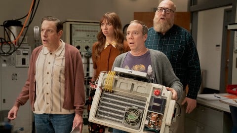 Les premières photos du spin-off Stuart Fails To Save The Universe