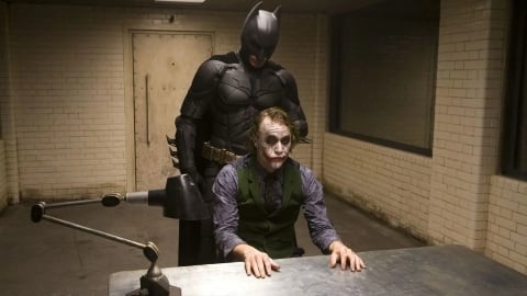 5 erreurs cachées dans le chef-d'œuvre avec Heath Ledger, entre explosions et courses-poursuites