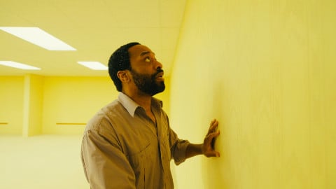 Backrooms, notre critique du film d'horreur fantastique tirée de vidéos virales YouTube