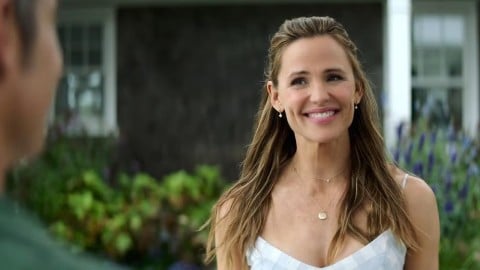 Jennifer Garner est une blogueuse culinaire qui se réinvente dans la bande-annonce officielle de la série