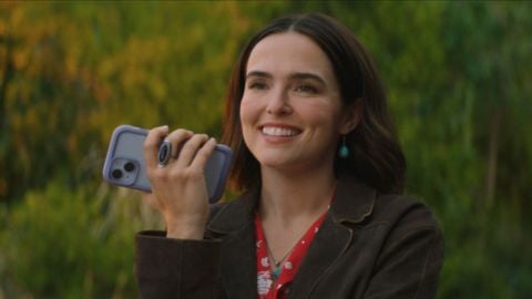 Quand sort Messages pour Isabelle ? Premières images officielles de la comédie romantique avec Zoey Deutch