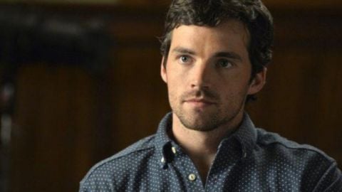 c'est ce que fait Ezra Fitz aujourd'hui