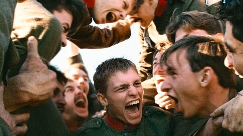 la critique du film de Lukas Dhont en compétition à Cannes