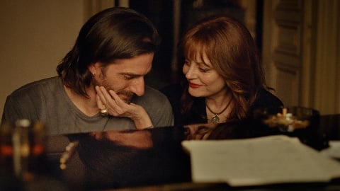 les premières images du film écrit par Bernardo Bertolucci et réalisé par Andrea Pallaoro