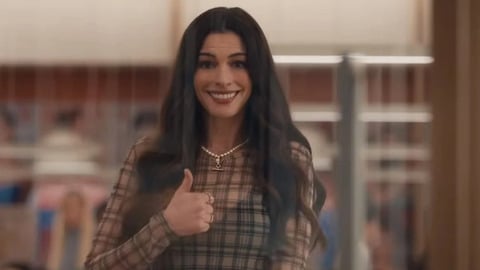 Anne Hathaway surprend tout le monde : à 43 ans, elle attend son troisième enfant