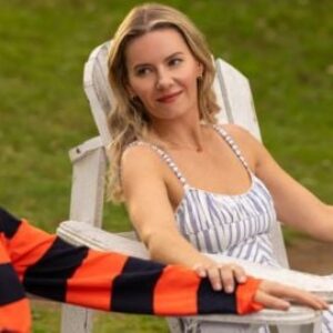 Année après année, Elisha Cuthbert explique pourquoi la décision de Sue est parfaitement logique