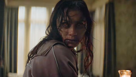 Boire quelque chose de chaud prend un sens inquiétant dans ce clip de La Casa