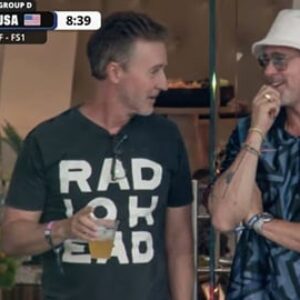 Brad Pitt et Edward Norton à la Coupe du Monde : les retrouvailles du Fight Club sont déjà le mème de l'année