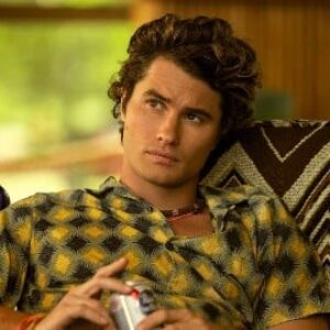 Des Outer Banks à Thunder Road : Chase Stokes dynamise la série avec Dennis Quaid