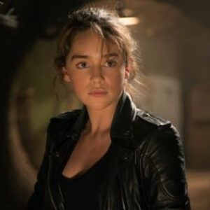 Emilia Clarke réagit aux critiques sur son implication dans Star Wars et Marvel : voici ce qu'elle en pense