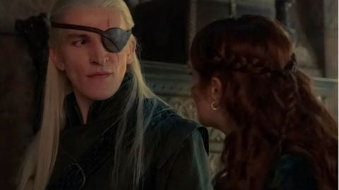 Ewan Mitchell commente la scène absurde entre Aemond et sa mère Alicent lors de la première de House of the Dragon 3