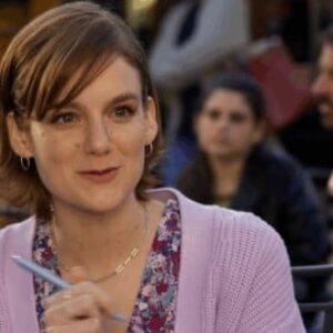 La star de SNL Ashley Padilla rejoint The Catch, la comédie romantique avec Emma Stone et Chris Pine