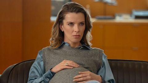Office Romance, Betty Gilpin révèle le contexte de cette scène de naissance "folle"