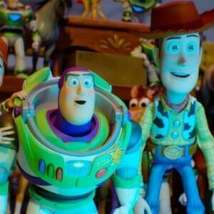 Toy Story 5, notre critique du film Pixar : Woody, Buzz et Jessie risquent l'obsolescence