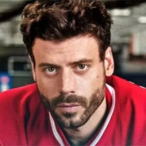 Une autre star de Heated Rivalry qui fait le tour de la télévision