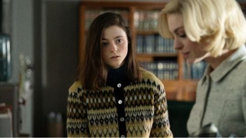 voici ce que Thomasin McKenzie découvre (choquant) et ce que fait Anne Hathaway