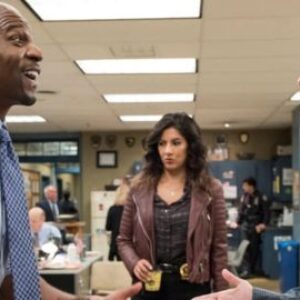 Badge et rire : 3 séries TV où le crime fait « mourir de rire ».
