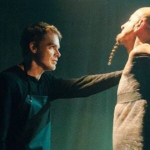 Dexter est de retour, mais son plus grand ennemi n'est pas un tueur en série sur les premières photos de la saison 2