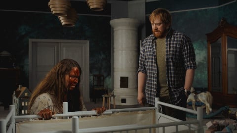 Mais quel bel enfant ! L'hypocrisie sur les nouveau-nés et la bande-annonce de Nightborn