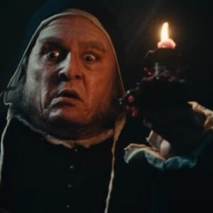 Un chant de Noël devient horreur : 5 grandes différences dans le nouveau Scrooge de Johnny Depp