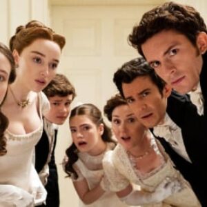 Vous voulez des potins et des secrets ? 4 séries TV pleines de scandales à dévorer sous le parapluie