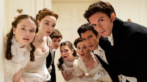 Vous voulez des potins et des secrets ? 4 séries TV pleines de scandales à dévorer sous le parapluie