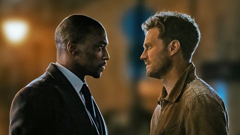 12 12 12, Anthony Mackie et Jamie Dornan s'affrontent dans le nouveau drame de braquage d'Apple TV : date de sortie et photos