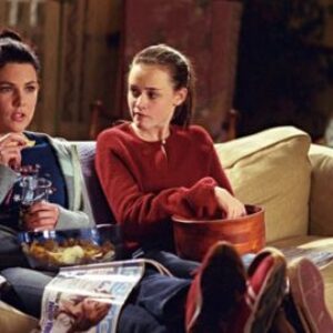 3 séries TV « de fond » : faciles à suivre même en faisant autre chose