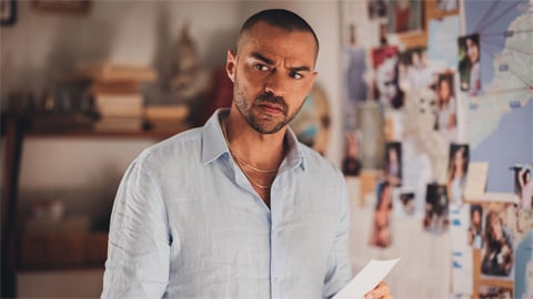 Canale 5 lance le défi à la Rai 1 avec Hôtel Costiera contre Lidia Poet