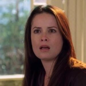 Derrière le départ de Holly Marie Combs : les vraies raisons de la retraite de la star de Charmed