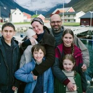 Fjord, la bande annonce officielle du film de Cristian Mungiu avec Sebastian Stan et Renate Reinsve, Palme d'Or à Cannes 2026