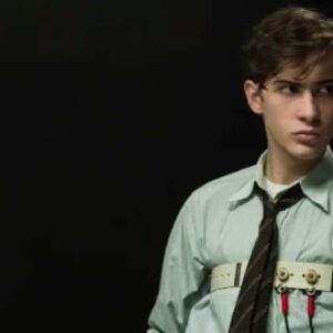 Jacob Tremblay a grandi et pose désormais des bombes : le voici dans la bande-annonce d'Unabomber, le film qui arrive sur Netflix