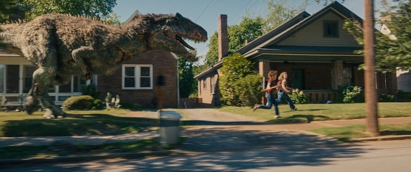 La fin d'Oak Street : Anne Hathaway et Ewan McGregor contre les dinosaures. La critique du film