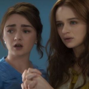 Avant Love & Spells 2, Maisie Williams a approché une « sorcière sur Etsy » pour une audition