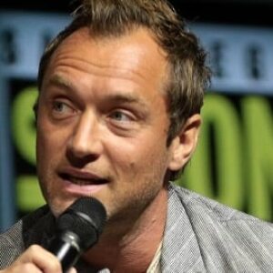 Bouc émissaire : Jude Law rejoint Scarlett Johansson et Jacob Elordi au casting du film d'Ari Aster