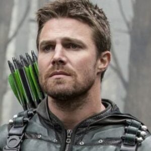 Green Arrow revient-il ? Le mystérieux indice de Stephen Amell fait basculer le Web (VIDEO)